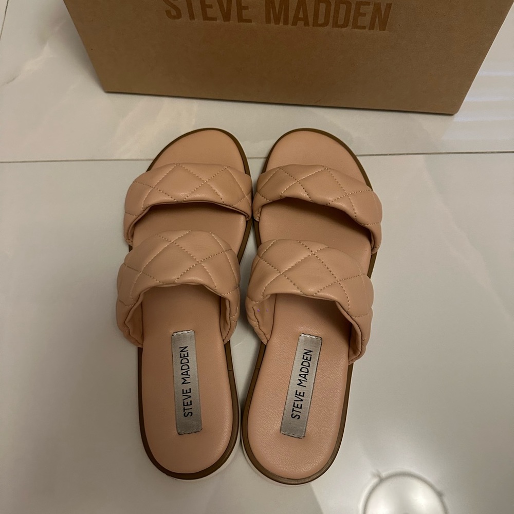 Steve Madden blush sandals